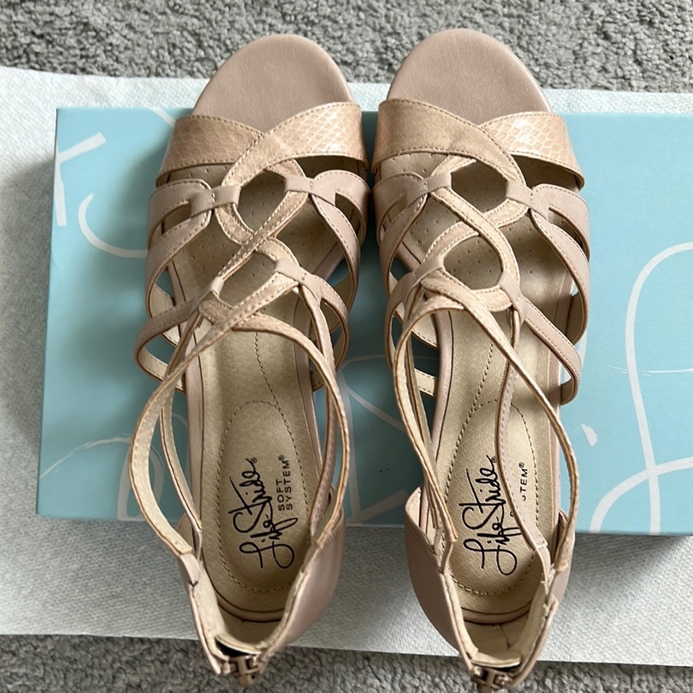Gently worn ladies Sandal